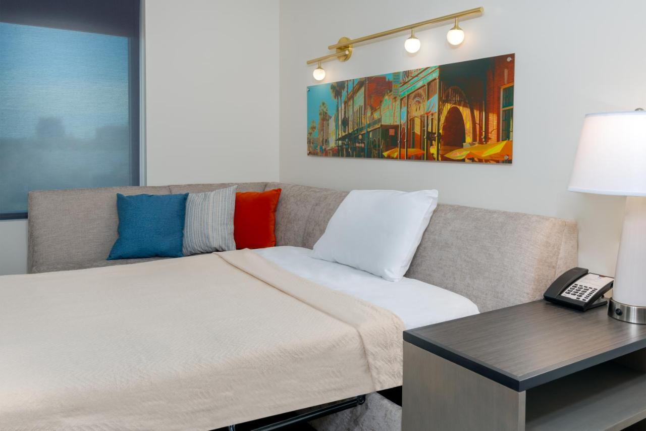 Hyatt House Airport/westshore 3*